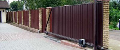 Подарок для перфекциониста – откатные ворота от компании «Бастионъ Санкт-Петербург»