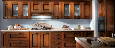Кухни из массива дерева: разбираем 6 популярных страхов о цене и уходе