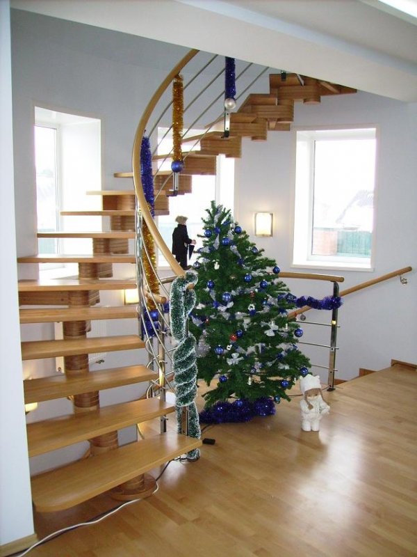 Лестницы винтовые из натурального дерева - изготовление, продажа