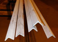 Угол нержавеющий AISI 304 горячекатаный равнополочный длина 6 метров