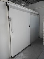 Холодильные откатные двери и ворота