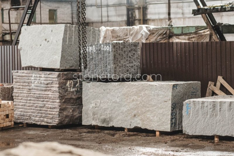 Гранитные блоки в Карелии