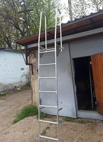 Элементы лестниц: Ступени, перила, стойки