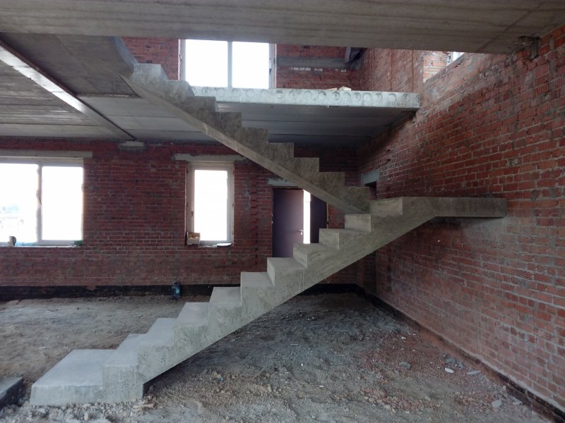 Строительство монолитных бетонных лестниц