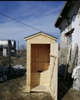 Дачный деревянный туалет
