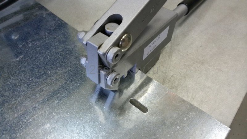 просекатель овальных отверстий 11 101B