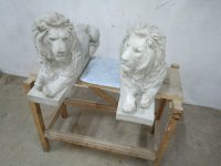 Скульптура льва из бетона