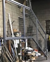 Канилированная (рифлёная) металлическая сетка изделия из неё
