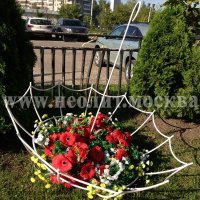 Садовые и парковые цветочницы, подставки для цветов