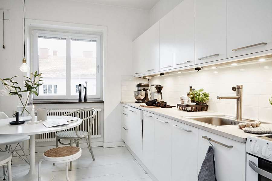 Белая кухня в скандинавском стиле 