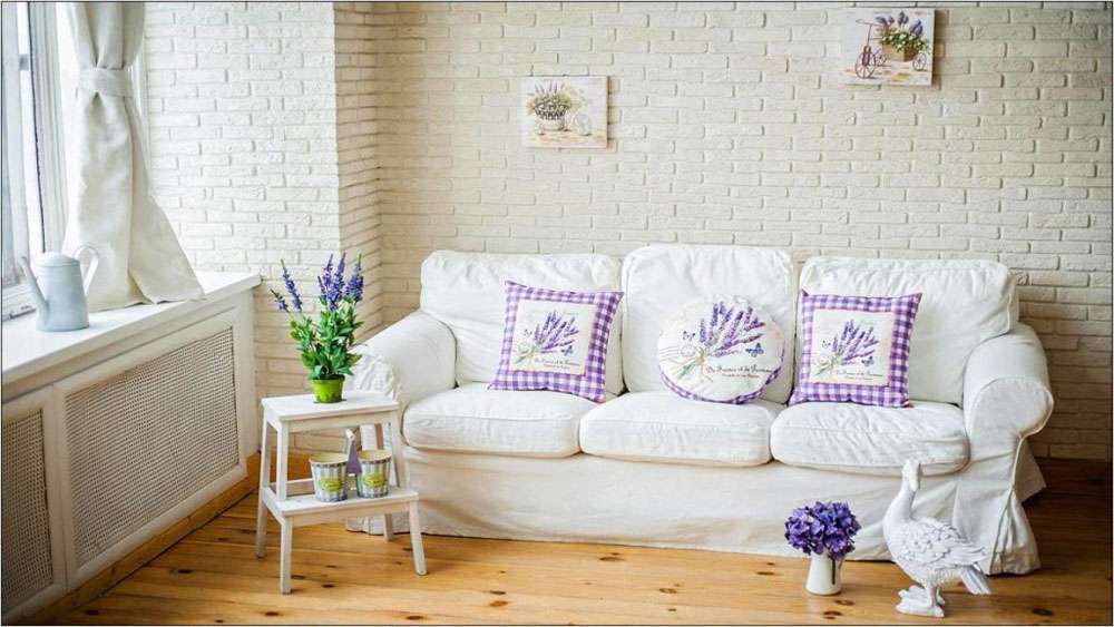 Белая мягкая мебель в стиле прованс