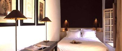 Оригинальный дизайн узкой спальни