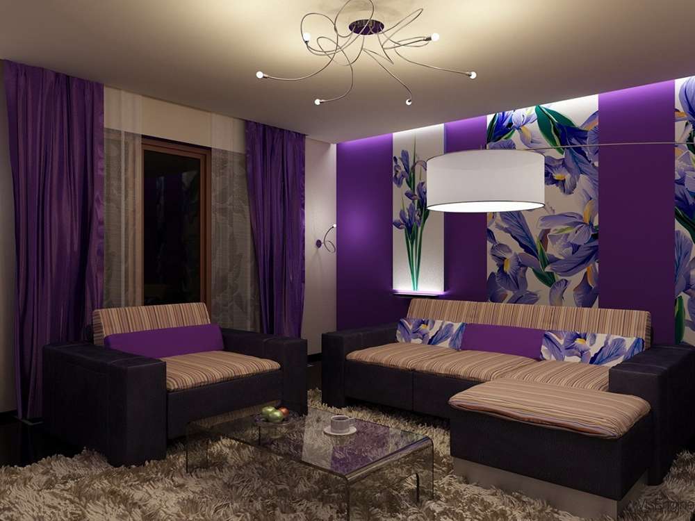 Удачное сочетание бежевого и яркого фиолетового цвета в интерьере гостиной
